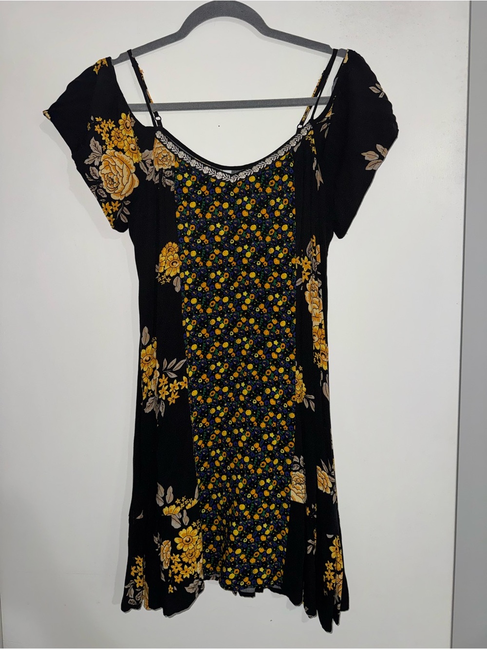 Xhilaration Black & Yellow Floral Cold-Shoulder Mini Dress